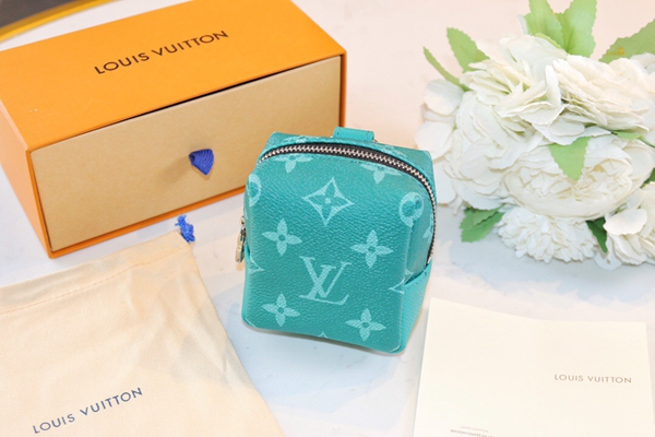 ブランドキーホルダー角部分ディテール